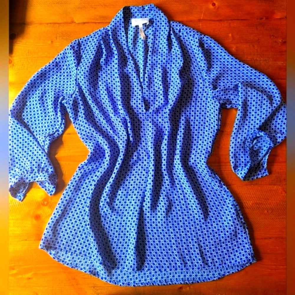 Laundry by Shelli Segal silky blouse size S